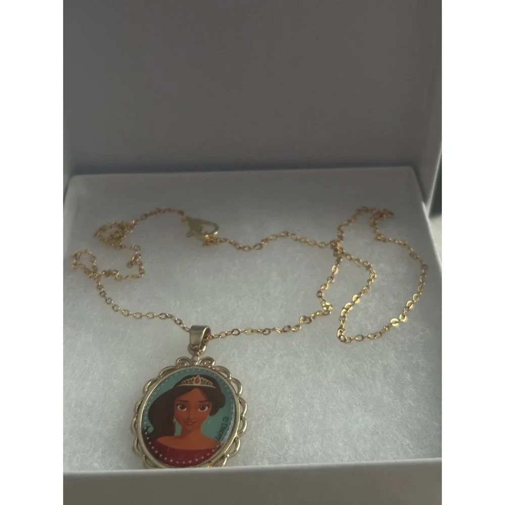 Disney Princess Elena of Avalor Gold Tone Oval Portrait Pendant Necklace 18